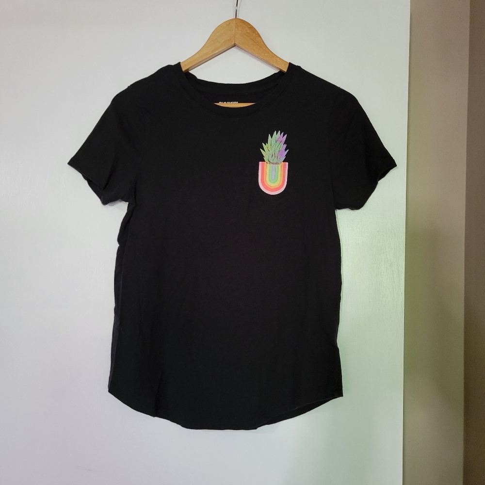 Old Navy tee